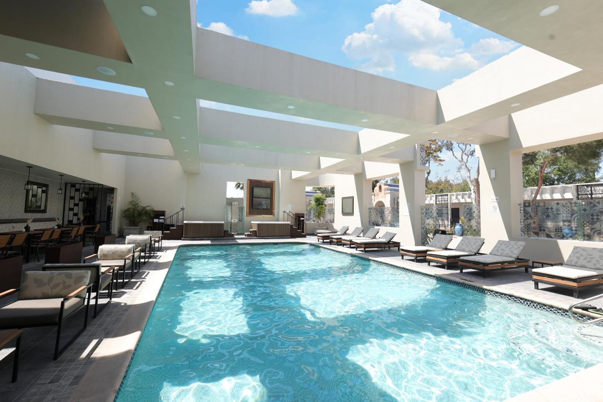 Hotel Hacienda Aguacaliente Тихуана Экстерьер фото
